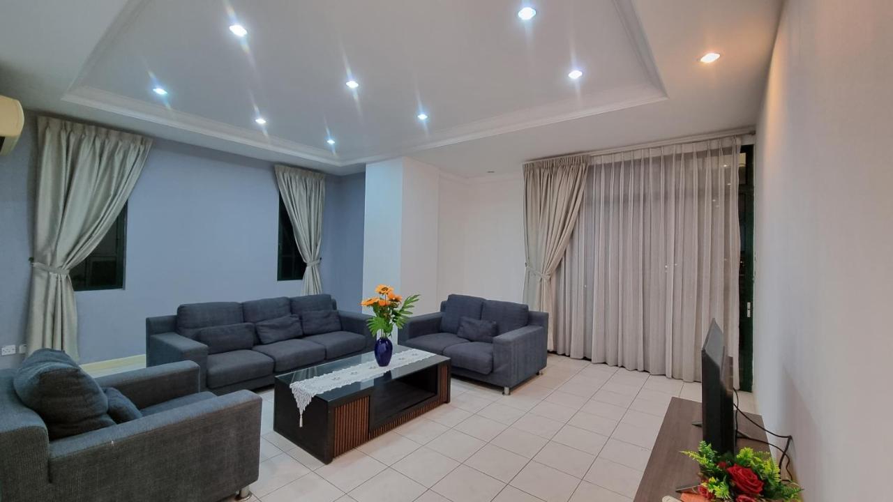 Kenyalang Emerald Riverine Resort Homestay Kuching Buitenkant foto