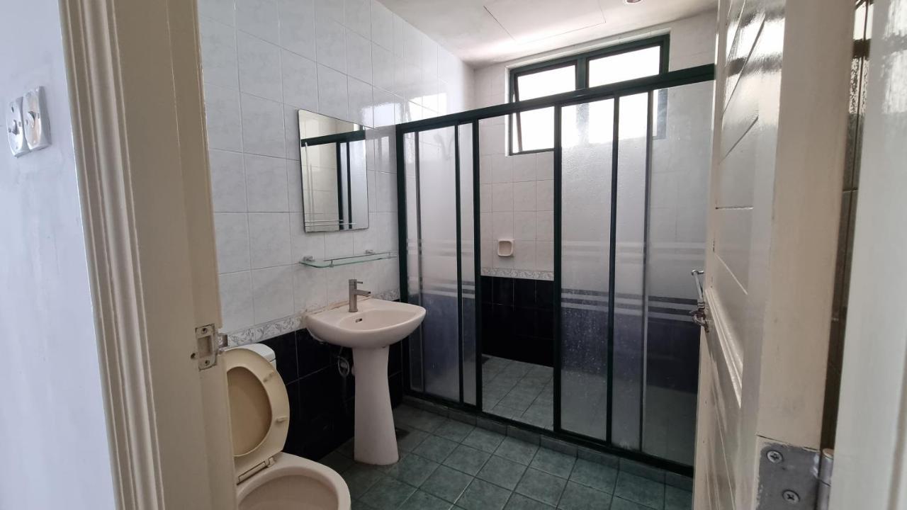 Kenyalang Emerald Riverine Resort Homestay Kuching Buitenkant foto