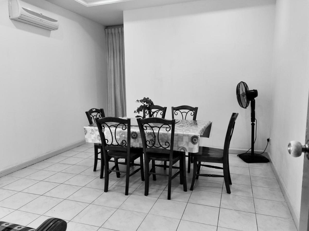 Kenyalang Emerald Riverine Resort Homestay Kuching Buitenkant foto
